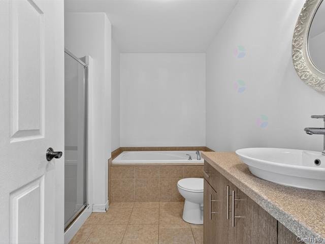 Salle de bains - 03-8330 Rue De Londres, Brossard, QC