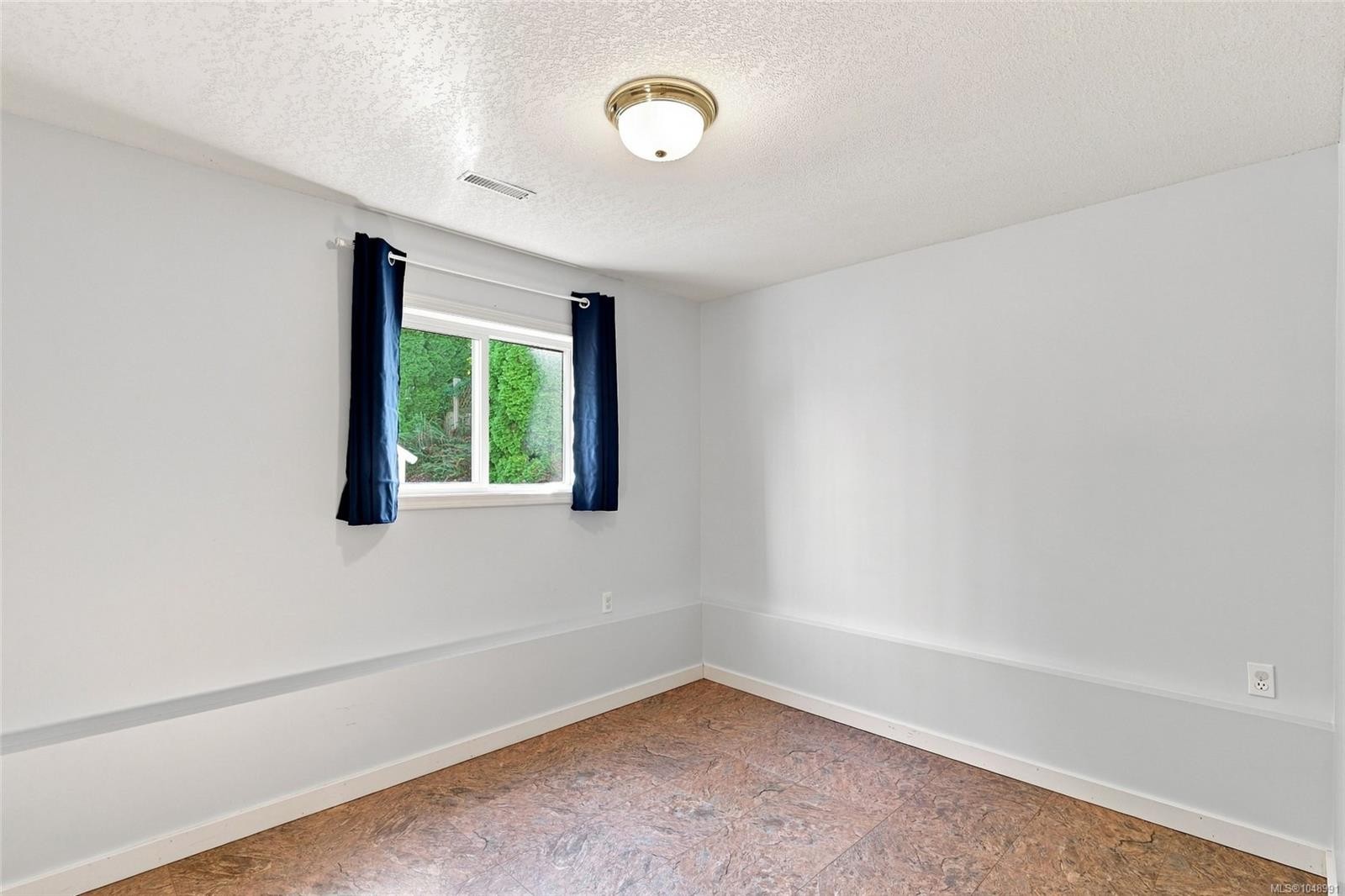 5822 Shadow Mountain Rd, Nanaimo, BC
