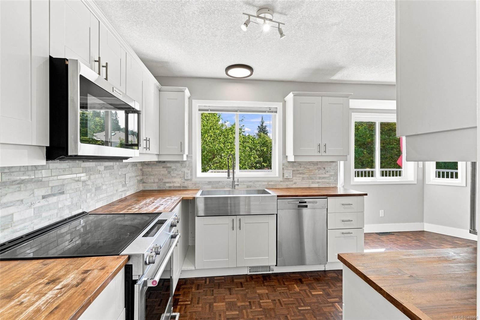 5822 Shadow Mountain Rd, Nanaimo, BC