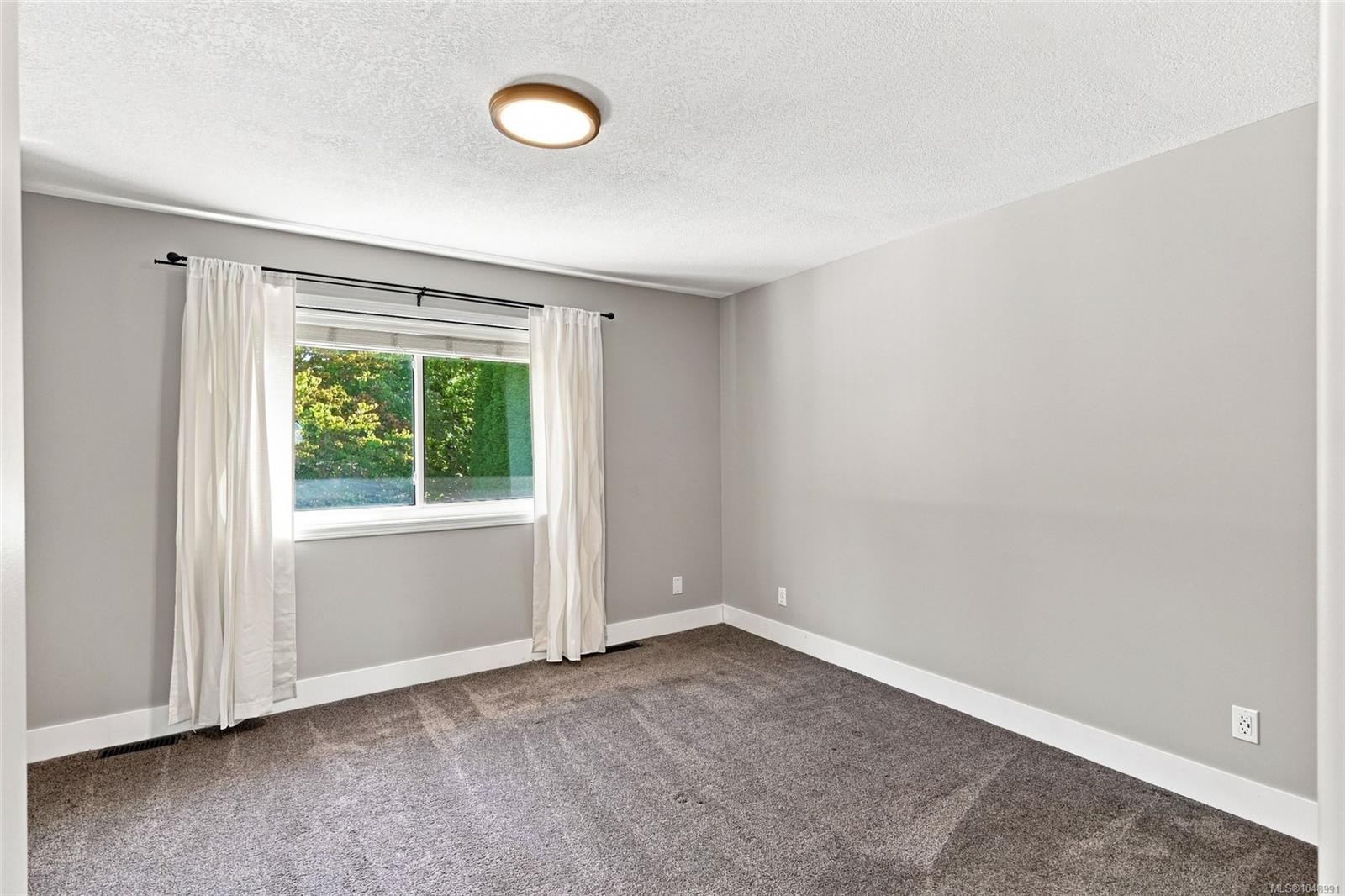 5822 Shadow Mountain Rd, Nanaimo, BC