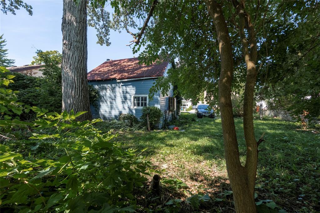 1988 Beachwood Avenue, Sarnia, ON
