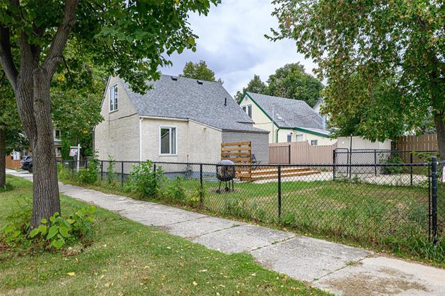 723 Weatherdon Ave, Winnipeg, MB