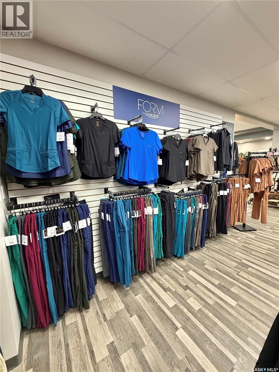141 Central Avenue N, Swift Current, SK