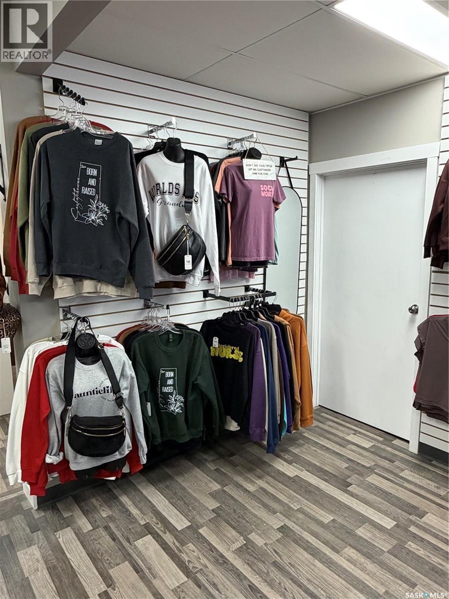141 Central Avenue N, Swift Current, SK