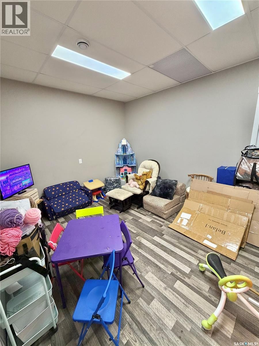 141 Central Avenue N, Swift Current, SK