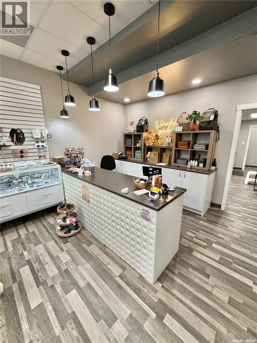 141 Central Avenue N, Swift Current, SK