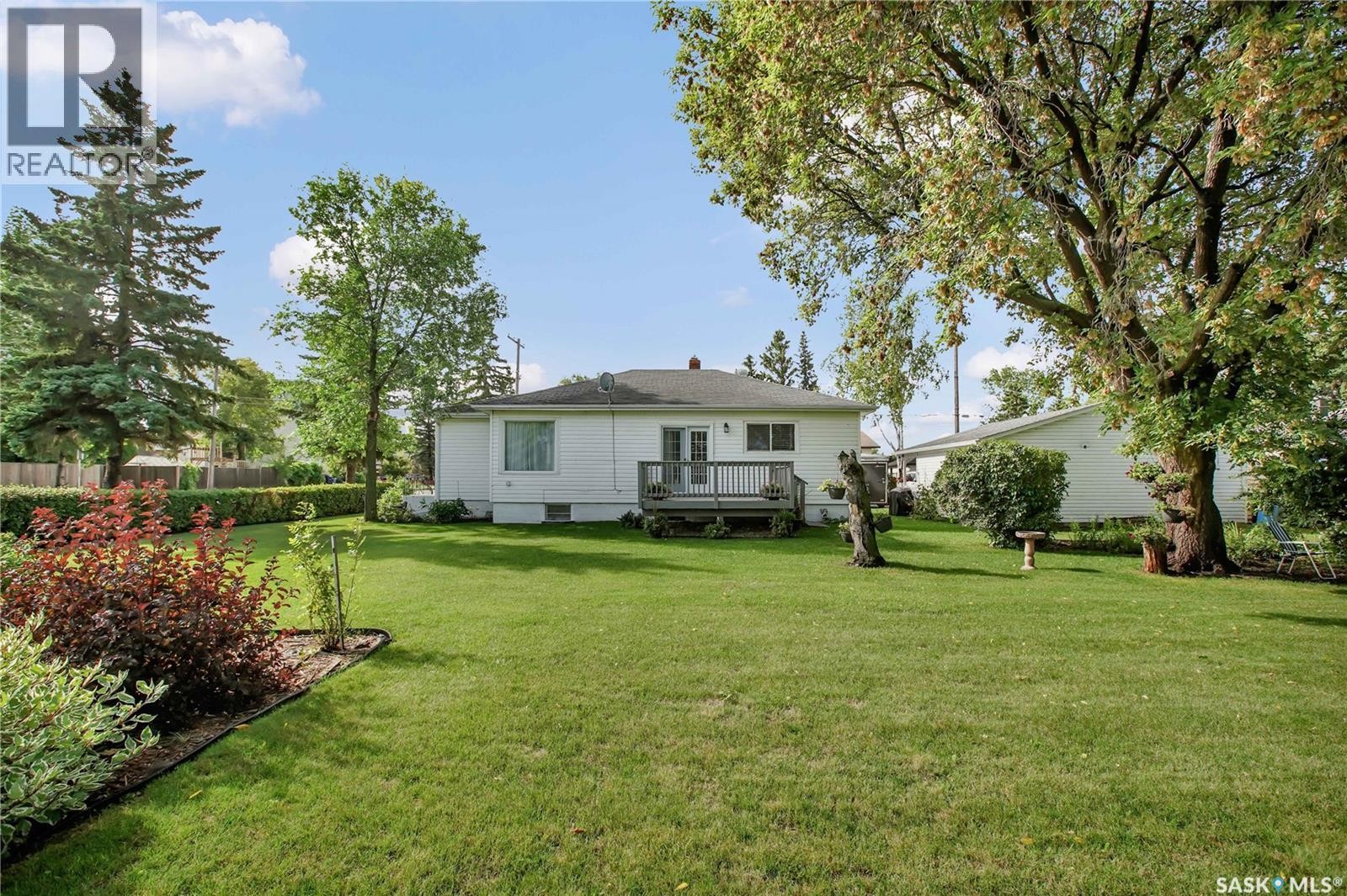 2001 2Nd Street, Rosthern, SK