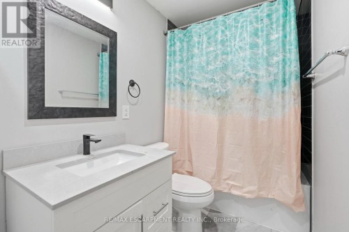 Main Floor Washroom - 106 Barnesdale Avenue N, Hamilton, ON 