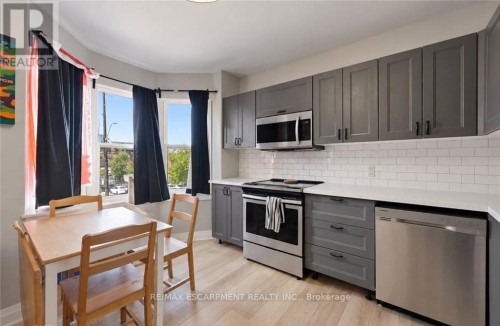 Second Floor kitchen - 106 Barnesdale Avenue N, Hamilton, ON 