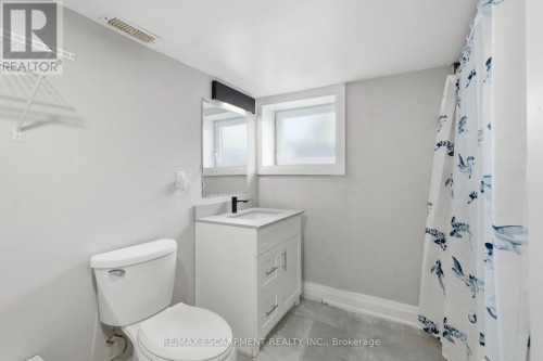Basement Washroom - 106 Barnesdale Avenue N, Hamilton, ON 