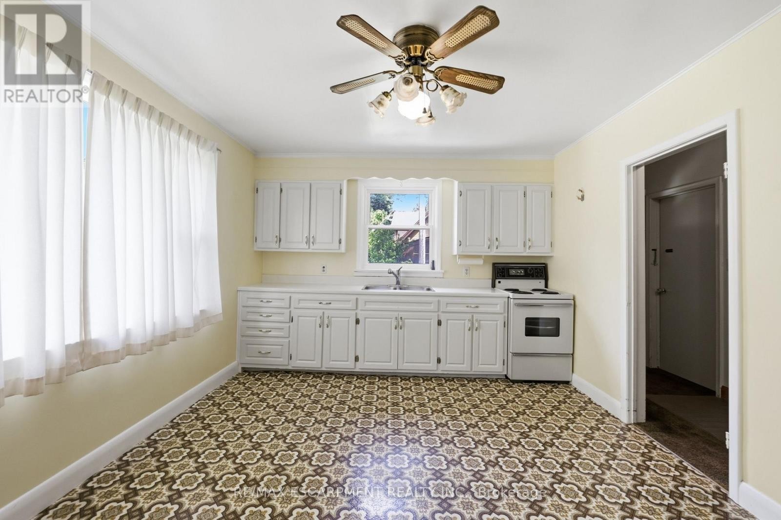 522 Enfield Road, Burlington, ON