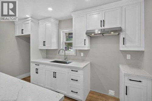 220 East 13Th Street, Hamilton, ON 