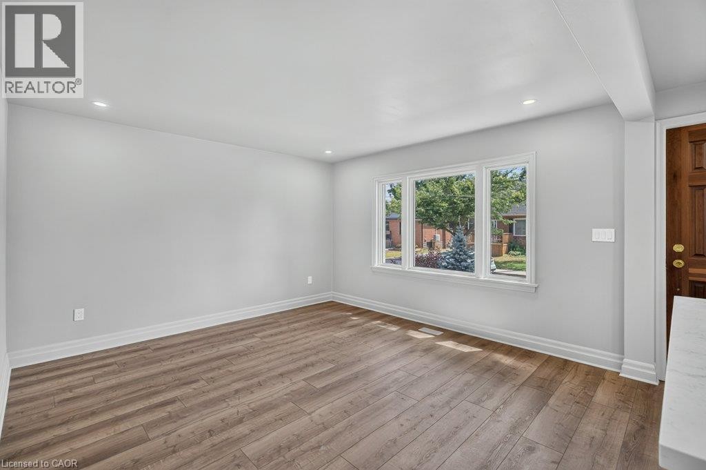 220 East 13Th Street, Hamilton, ON