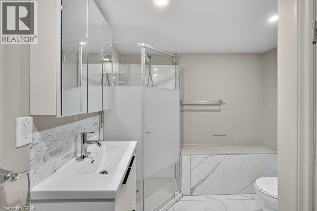 220 East 13Th Street, Hamilton, ON