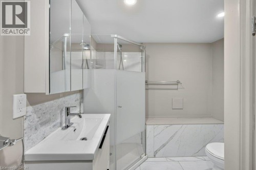 220 East 13Th Street, Hamilton, ON 