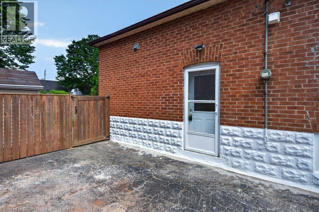 220 East 13Th Street, Hamilton, ON