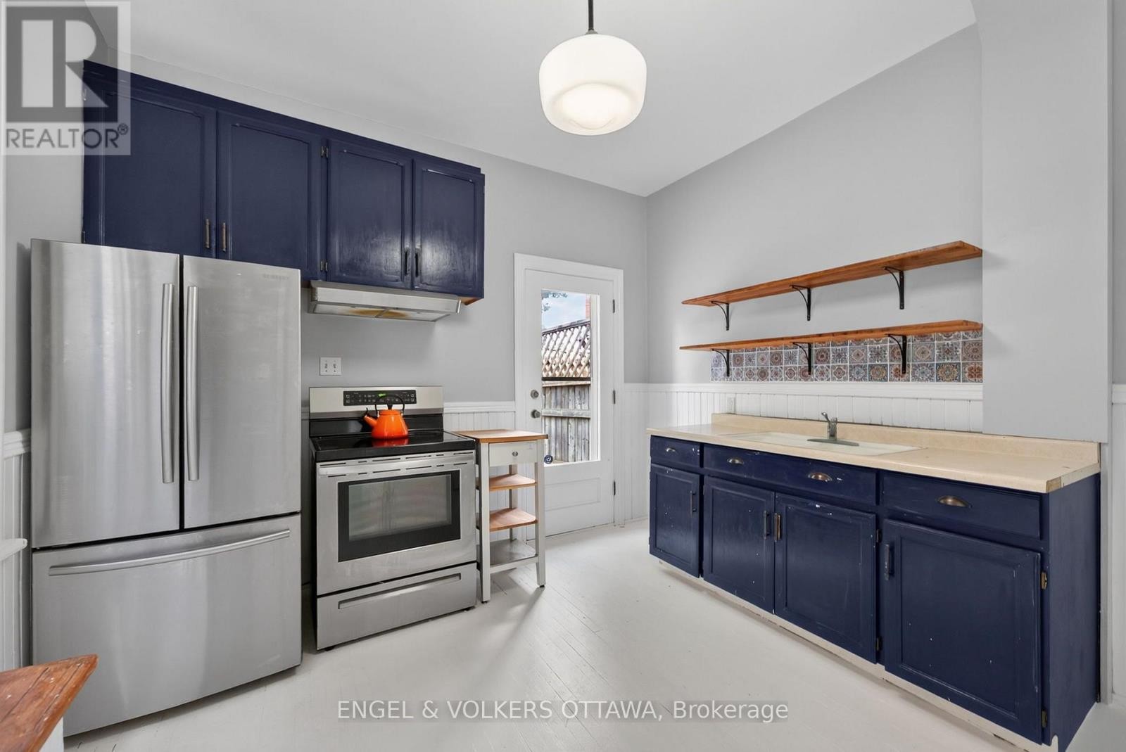 75 Eccles Street, Ottawa, ON