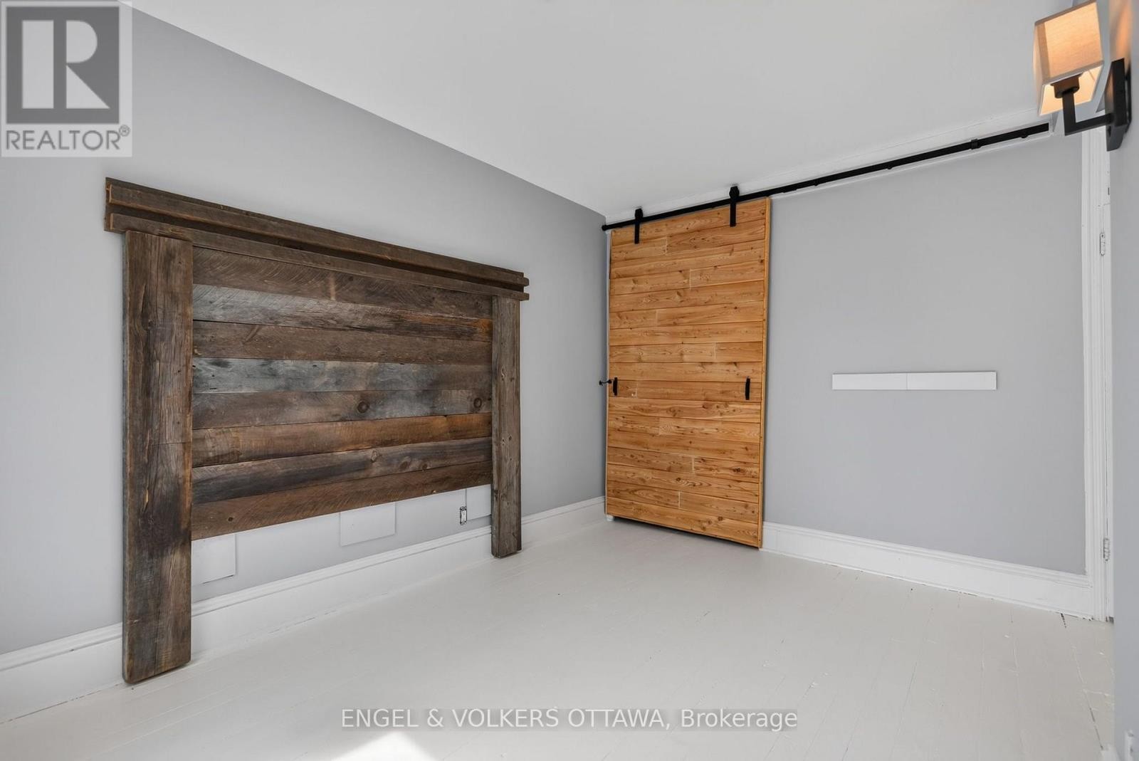 75 Eccles Street, Ottawa, ON