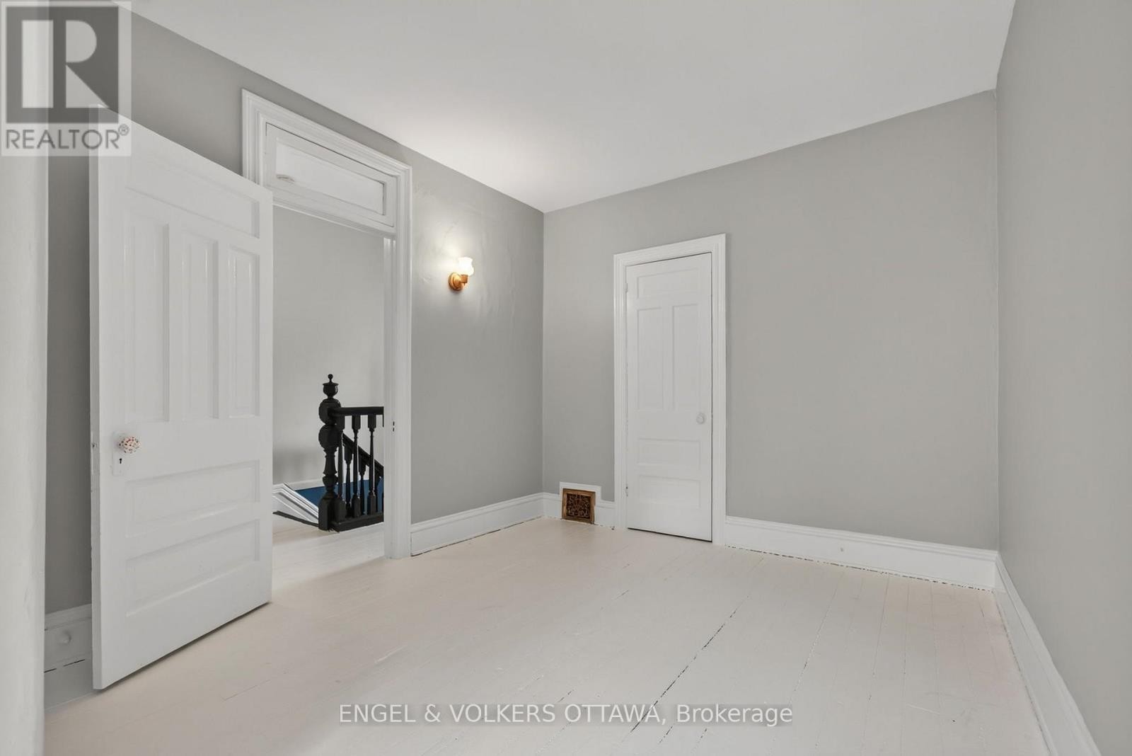 75 Eccles Street, Ottawa, ON