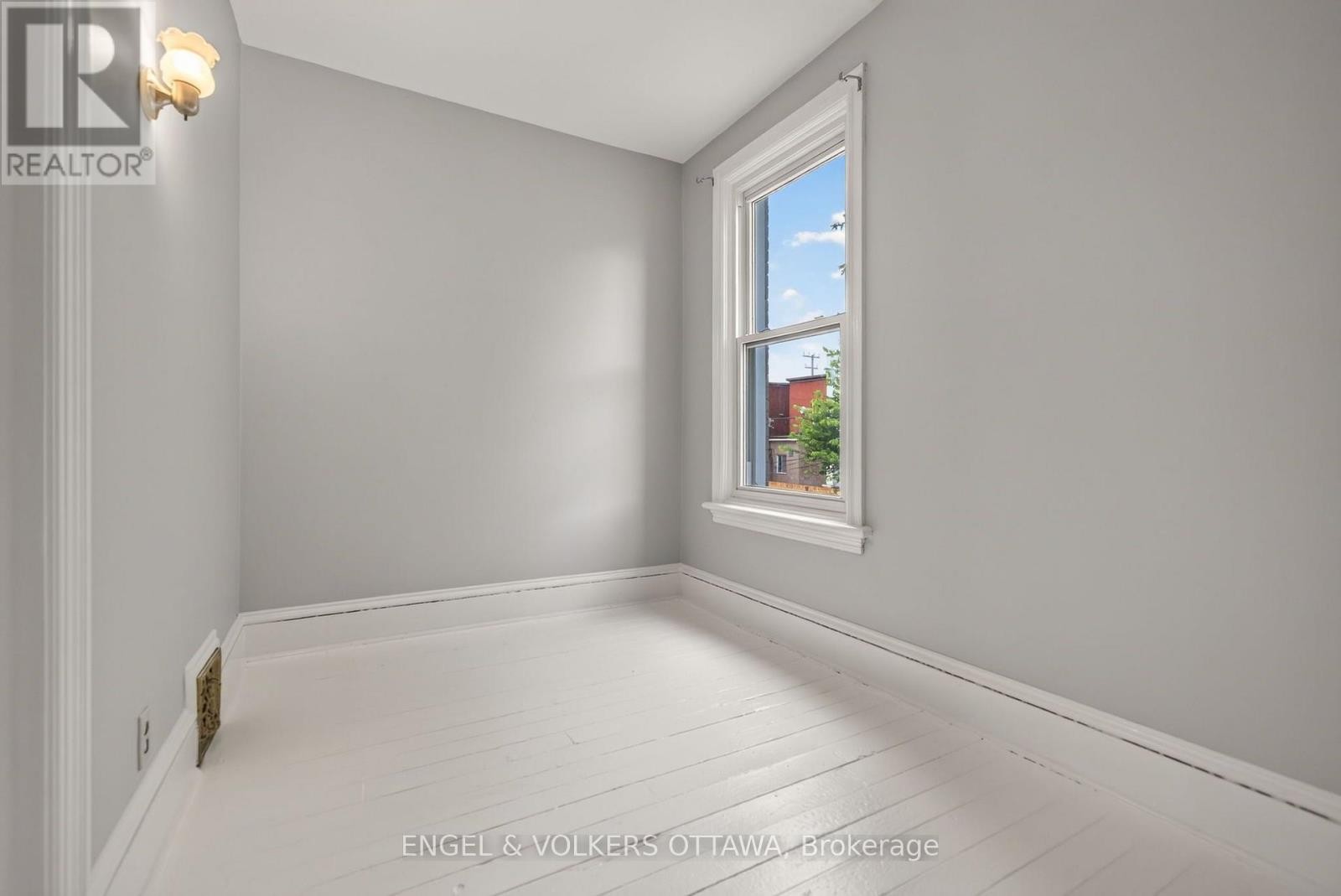 75 Eccles Street, Ottawa, ON