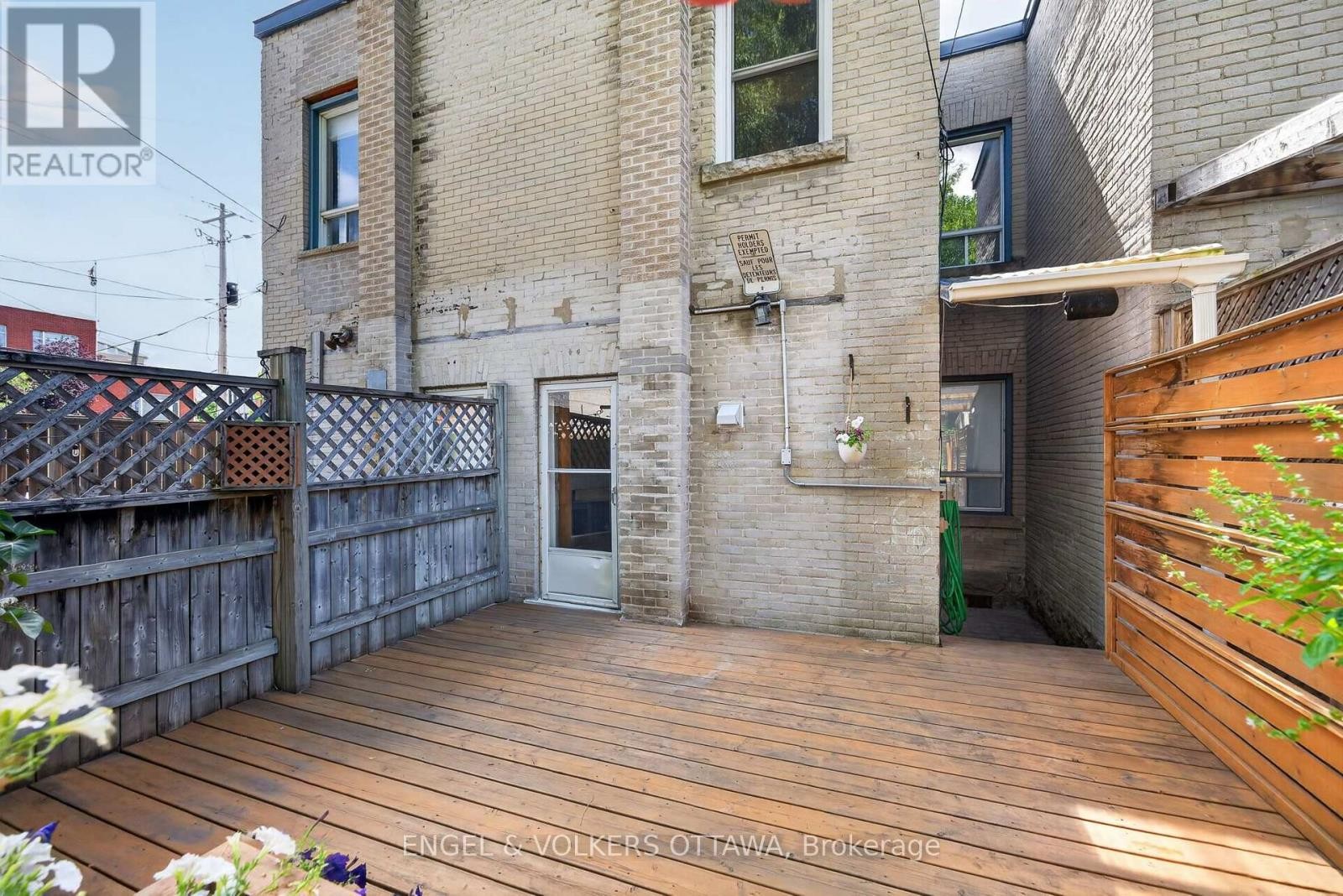 75 Eccles Street, Ottawa, ON