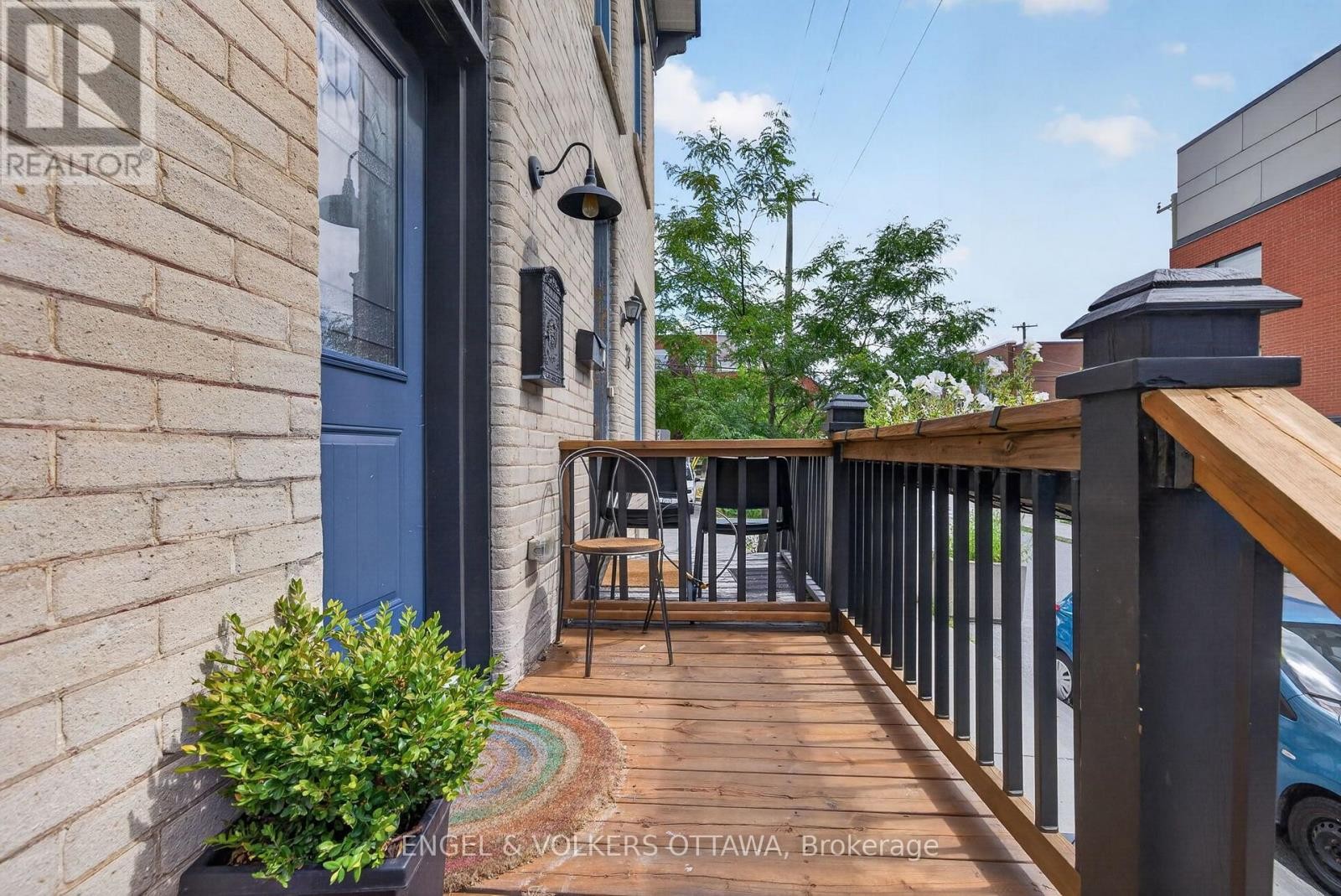 75 Eccles Street, Ottawa, ON