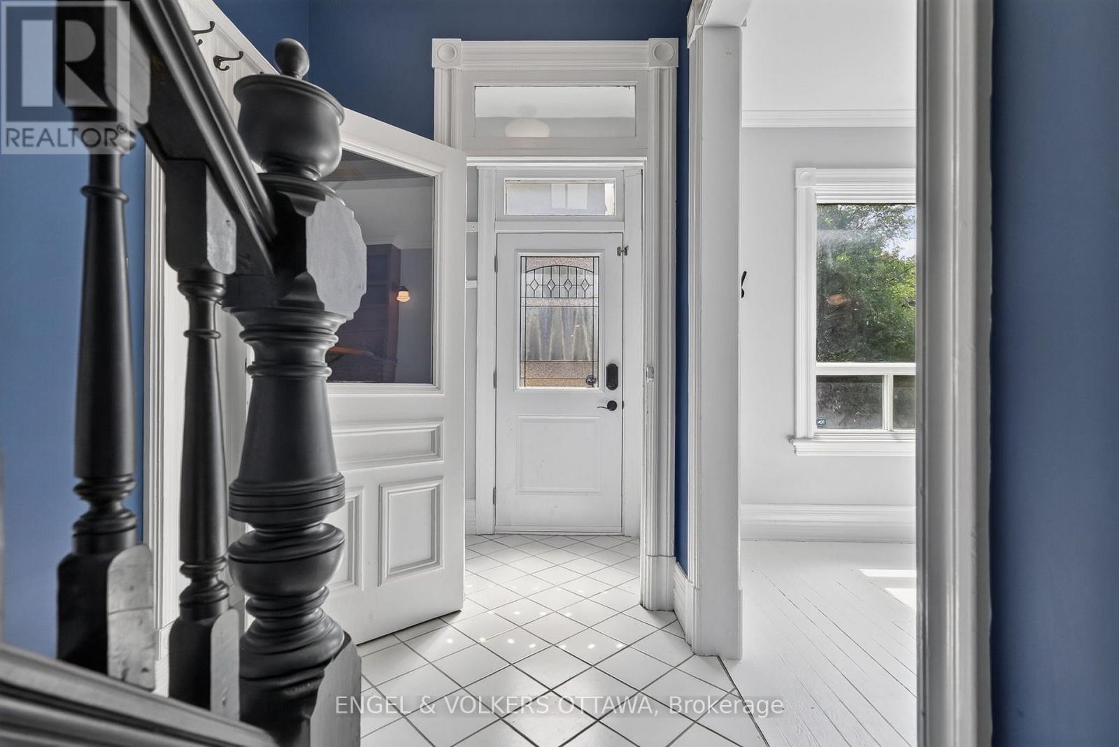 75 Eccles Street, Ottawa, ON