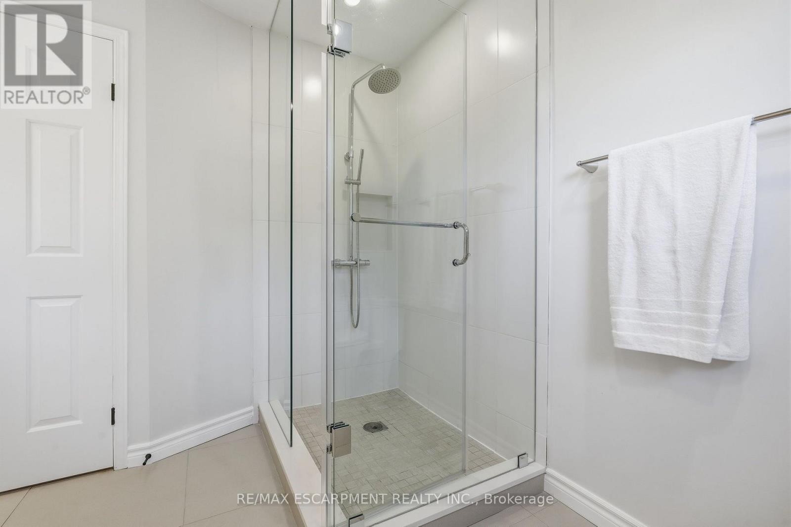 551 Deerhurst Drive, Burlington, ON