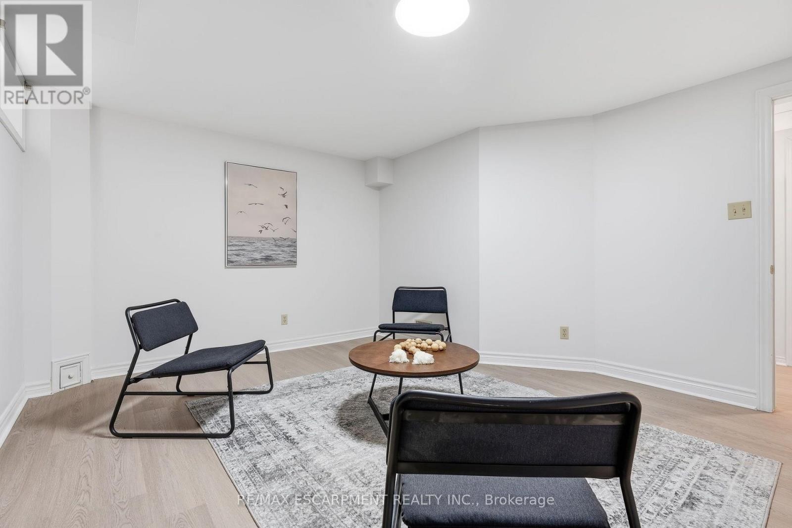 551 Deerhurst Drive, Burlington, ON