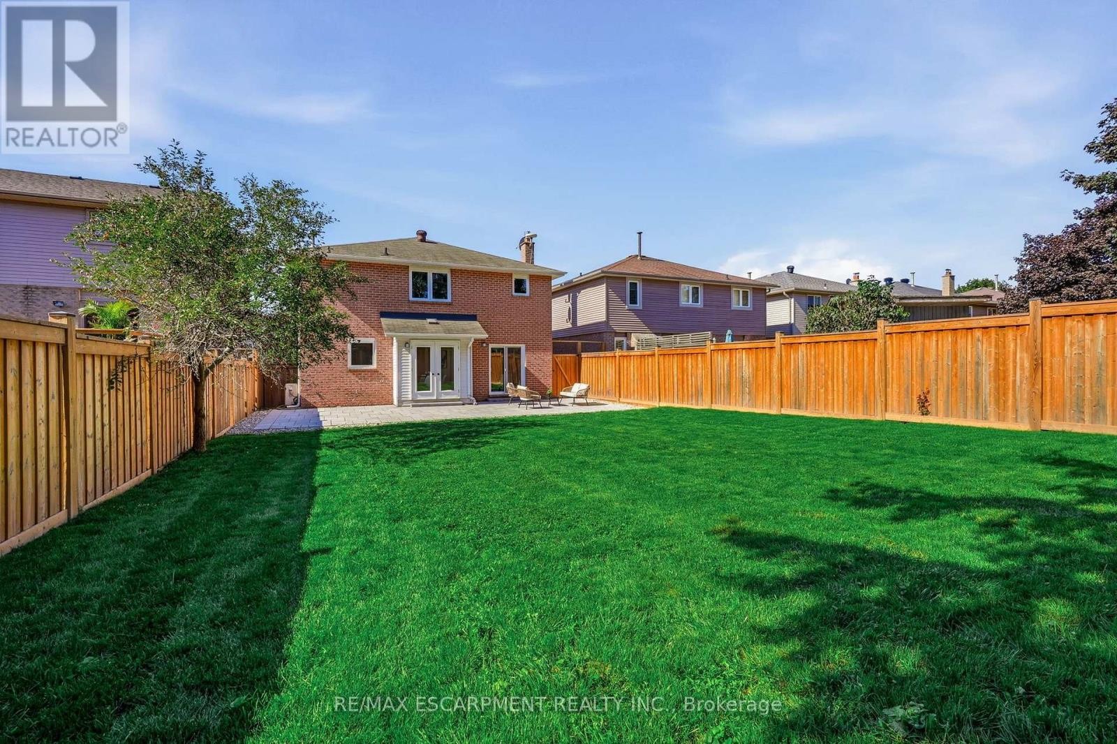 551 Deerhurst Drive, Burlington, ON