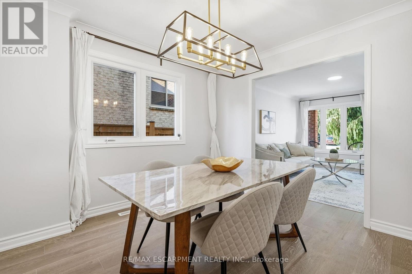 551 Deerhurst Drive, Burlington, ON