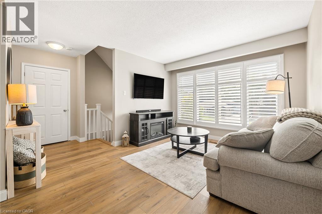 27 Nickolas Crescent, Cambridge, ON
