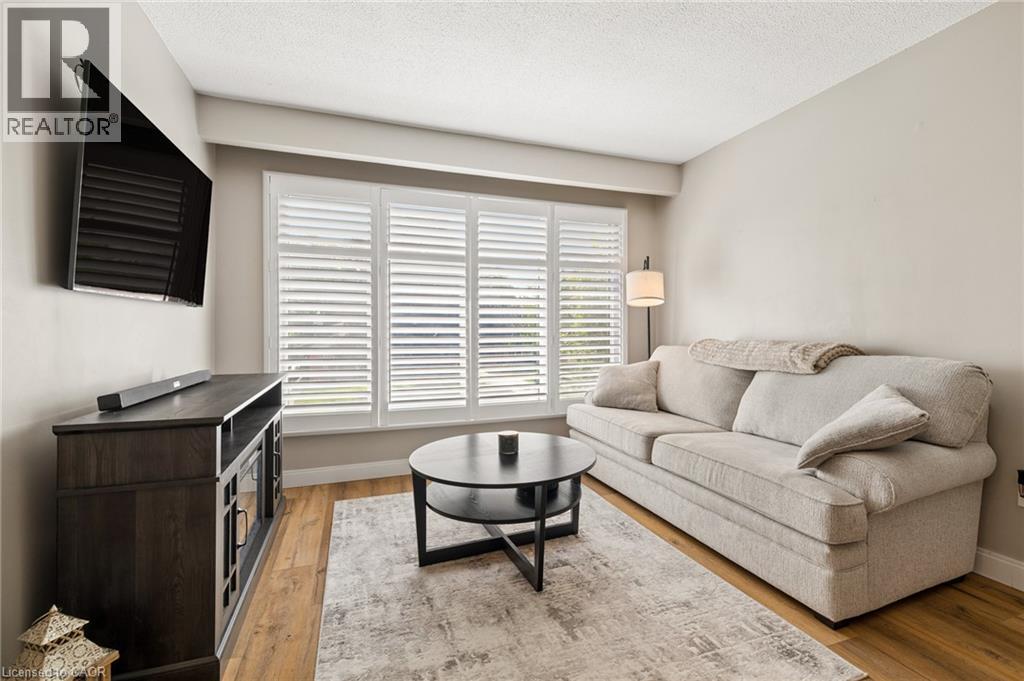 27 Nickolas Crescent, Cambridge, ON