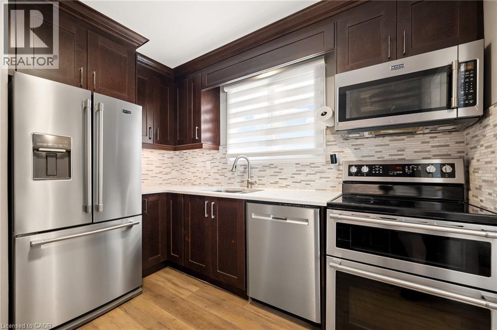 27 Nickolas Crescent, Cambridge, ON