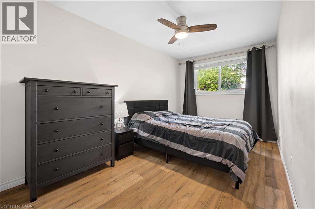 27 Nickolas Crescent, Cambridge, ON