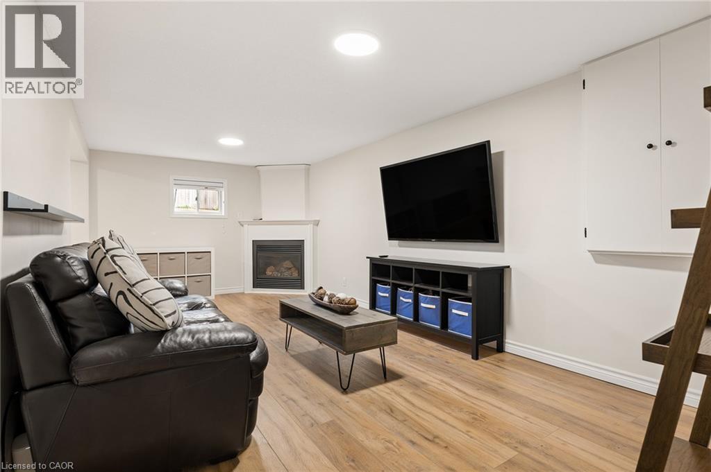 27 Nickolas Crescent, Cambridge, ON