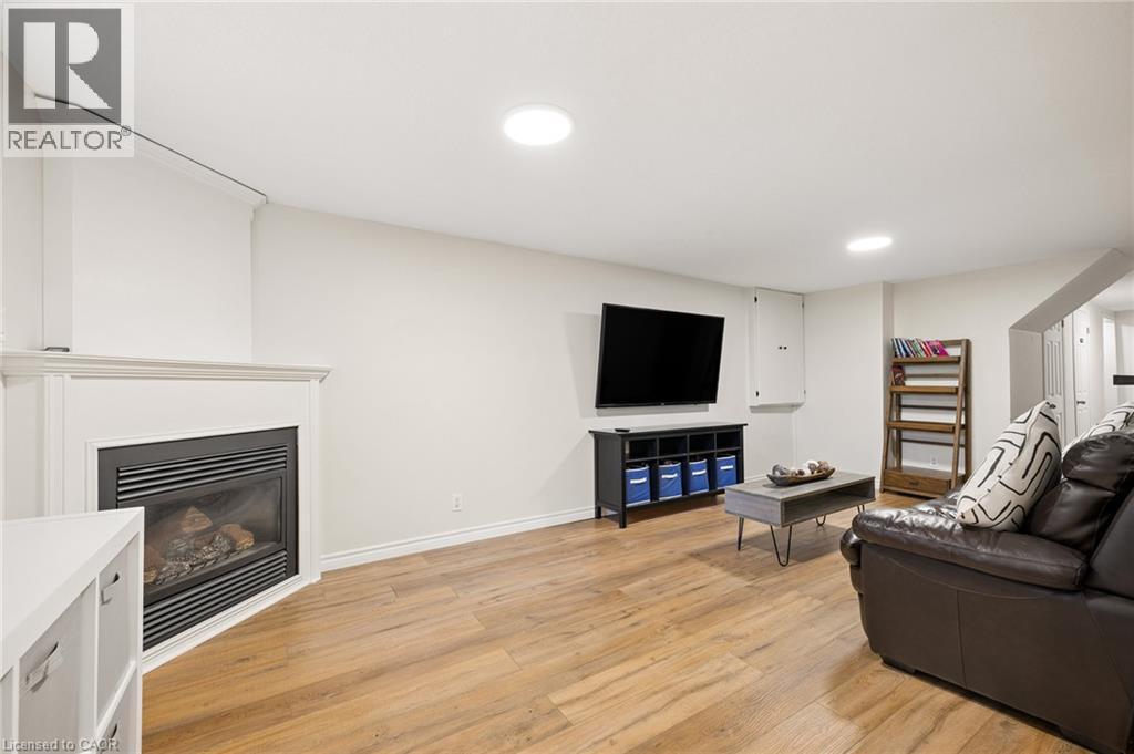 27 Nickolas Crescent, Cambridge, ON