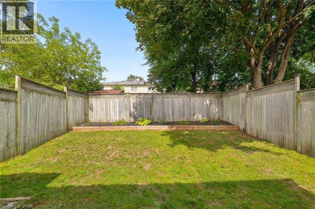 27 Nickolas Crescent, Cambridge, ON