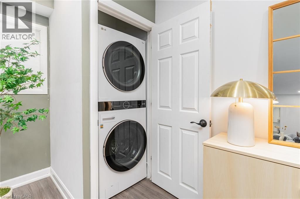 4 Robins Avenue, Hamilton, ON