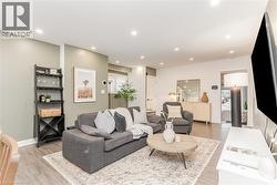 4 ROBINS Avenue  Hamilton, ON L8H 4M6