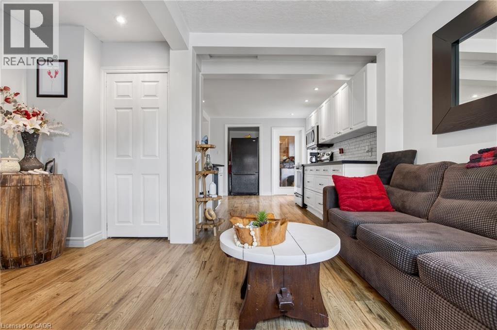 64 Norfolk Avenue, Cambridge, ON
