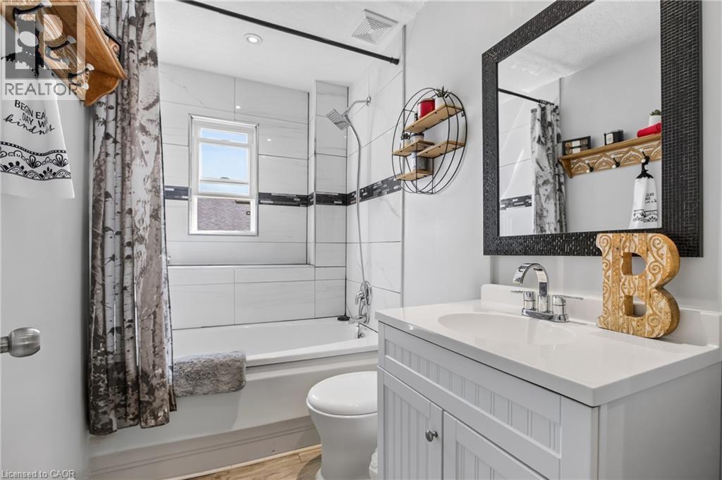 64 Norfolk Avenue, Cambridge, ON