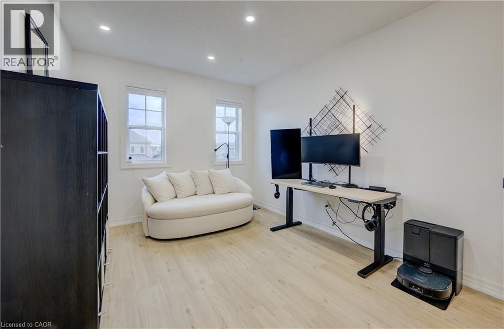275 Falconridge Drive, Kitchener, ON