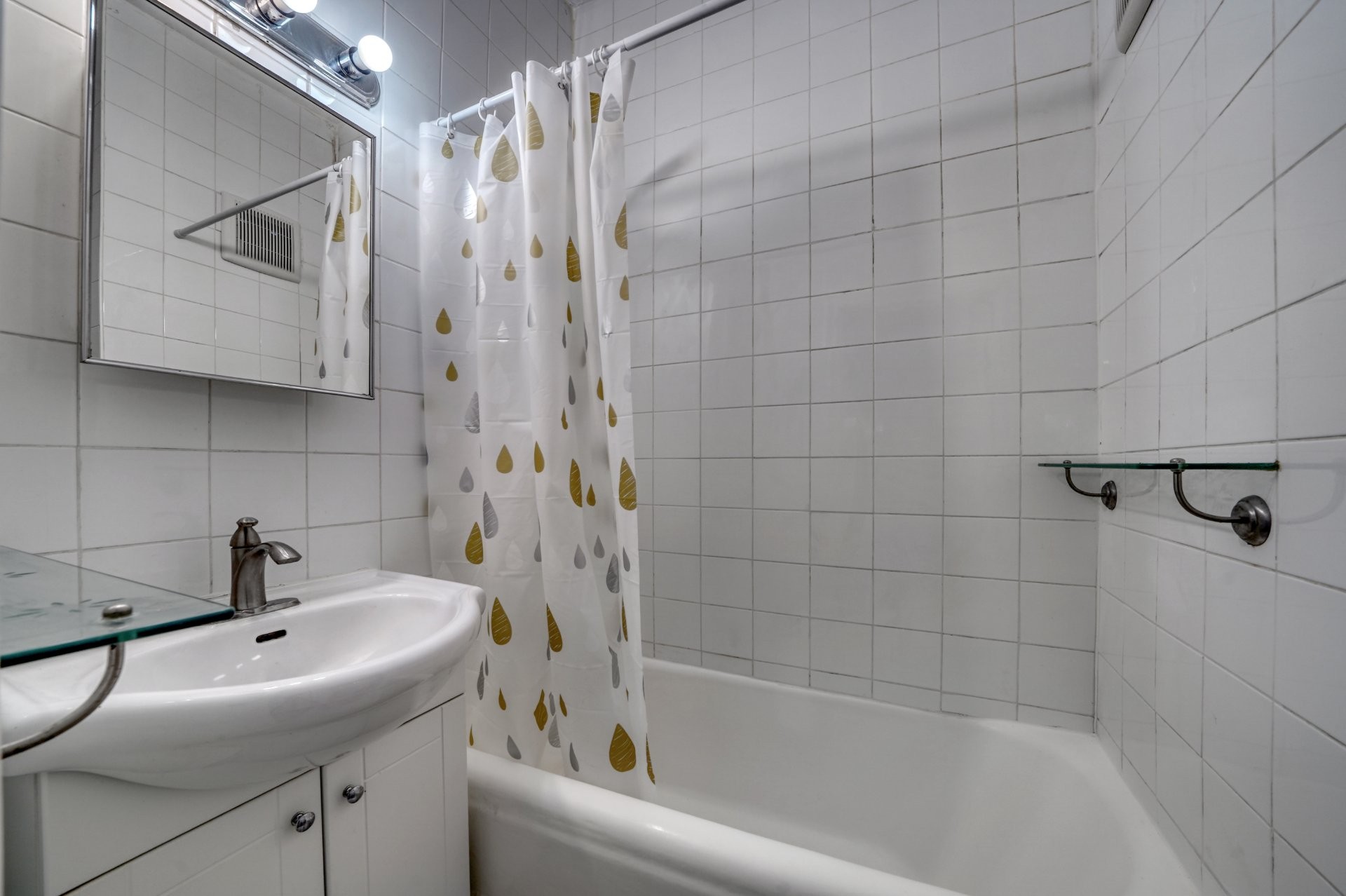 Salle de bains - 5209 Av. Jacques-Grenier, Montréal (Côte-Des-Neiges/Notre-Dame-De-Grâce), QC