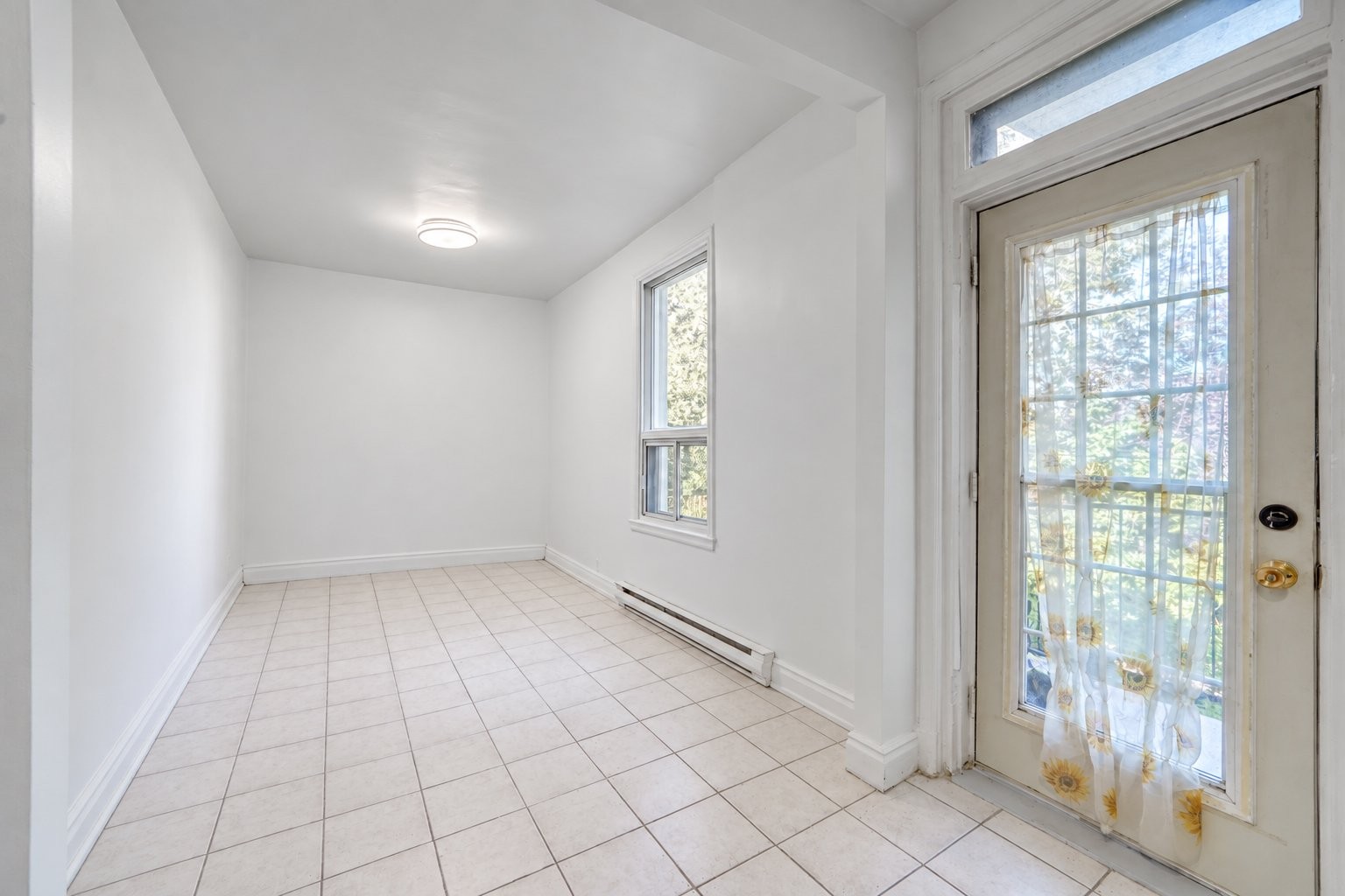 Salle à manger - 5209 Av. Jacques-Grenier, Montréal (Côte-Des-Neiges/Notre-Dame-De-Grâce), QC