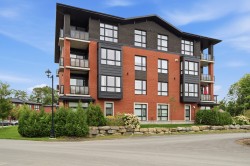 305-185 Rue De Langloiserie Rosemère, QC J7A 0B2