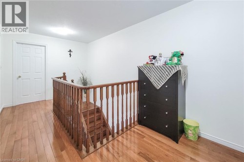 21 Jonathon Court, Hamilton, ON 