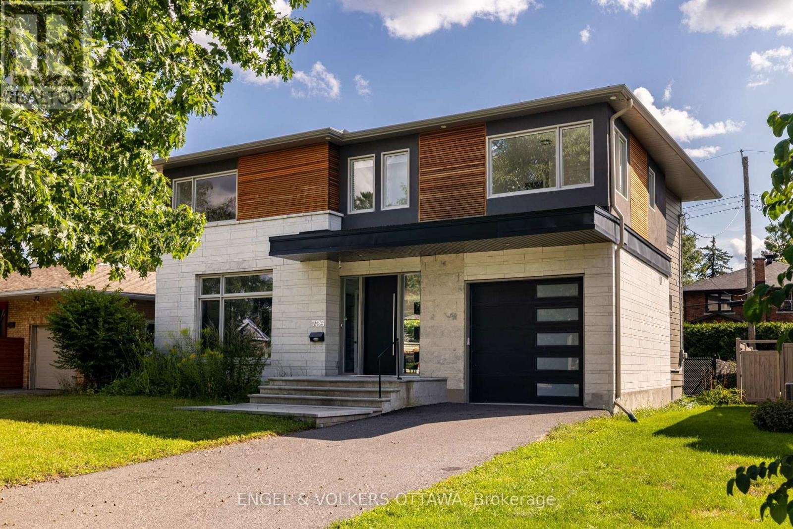 736 Sherbourne Road, Ottawa, ON