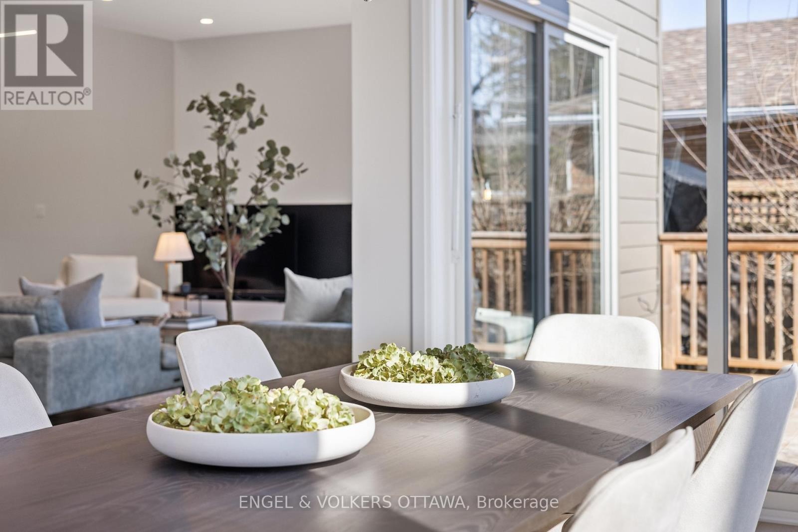 736 Sherbourne Road, Ottawa, ON