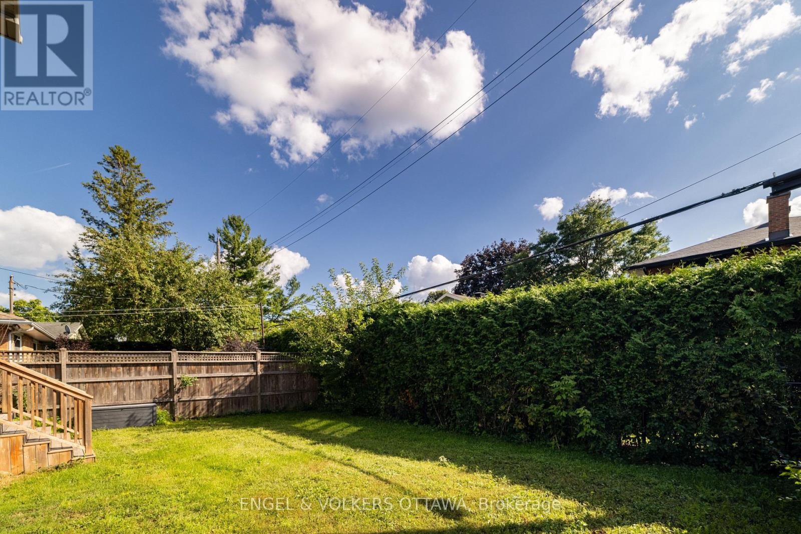 736 Sherbourne Road, Ottawa, ON